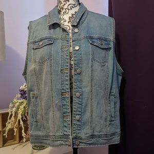 Universal Thread Denim Vest (NWOT)